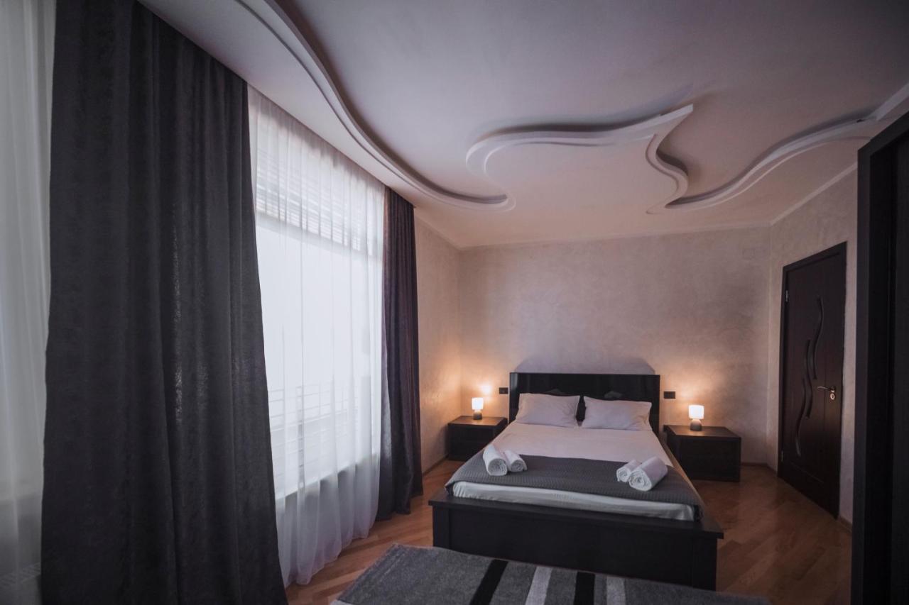 Makos Guest House Kutaisi Exterior photo