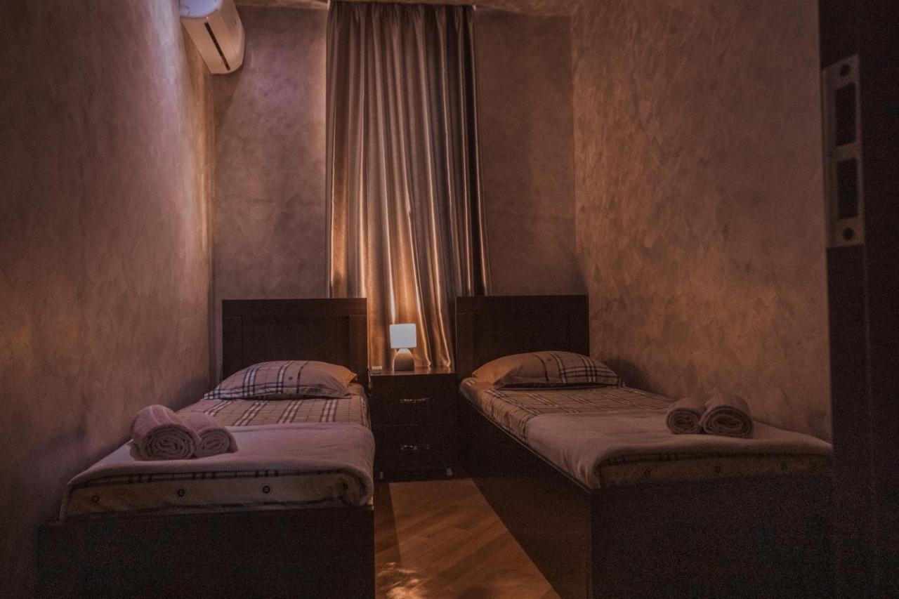 Makos Guest House Kutaisi Exterior photo