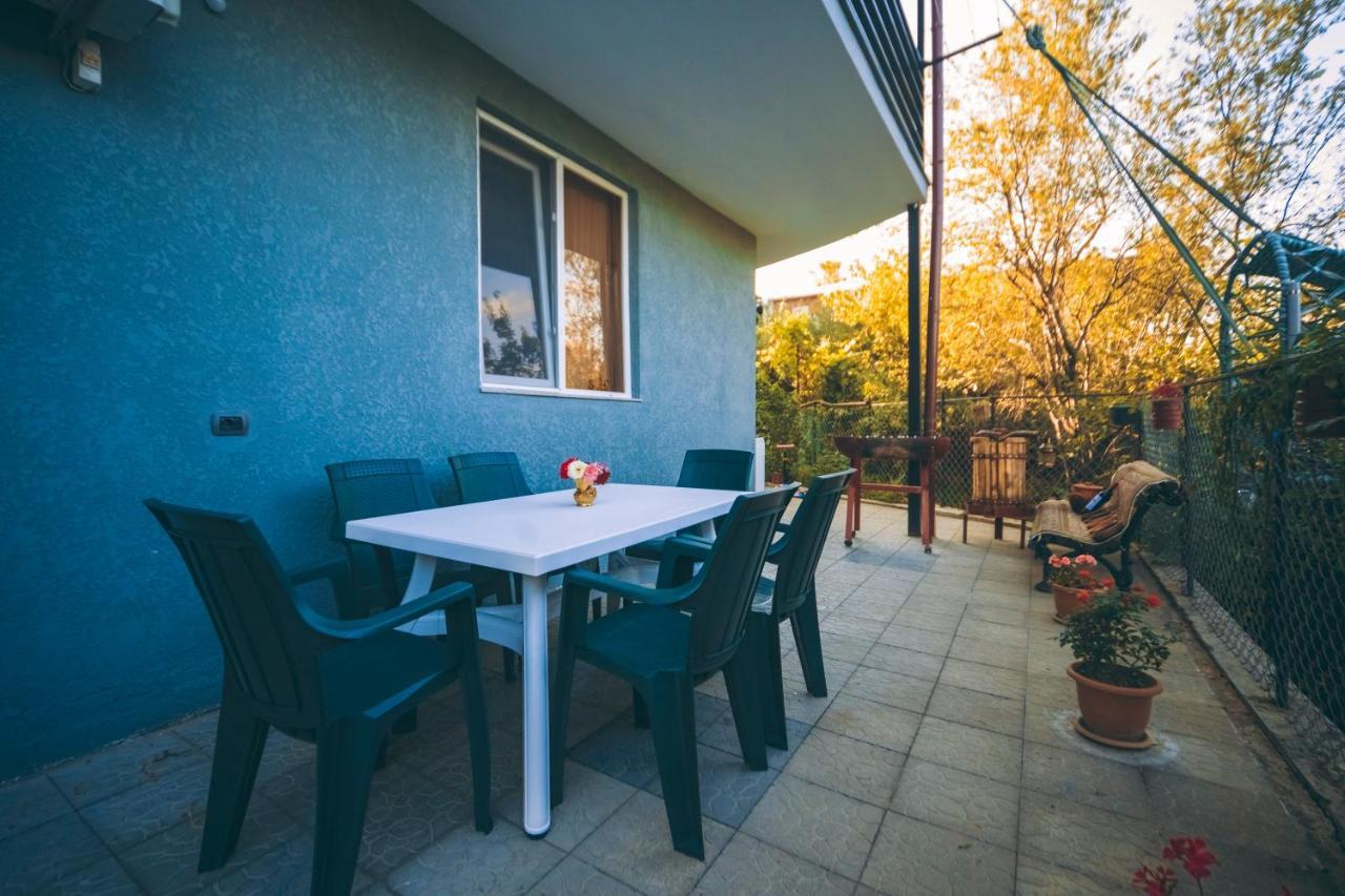 Makos Guest House Kutaisi Exterior photo