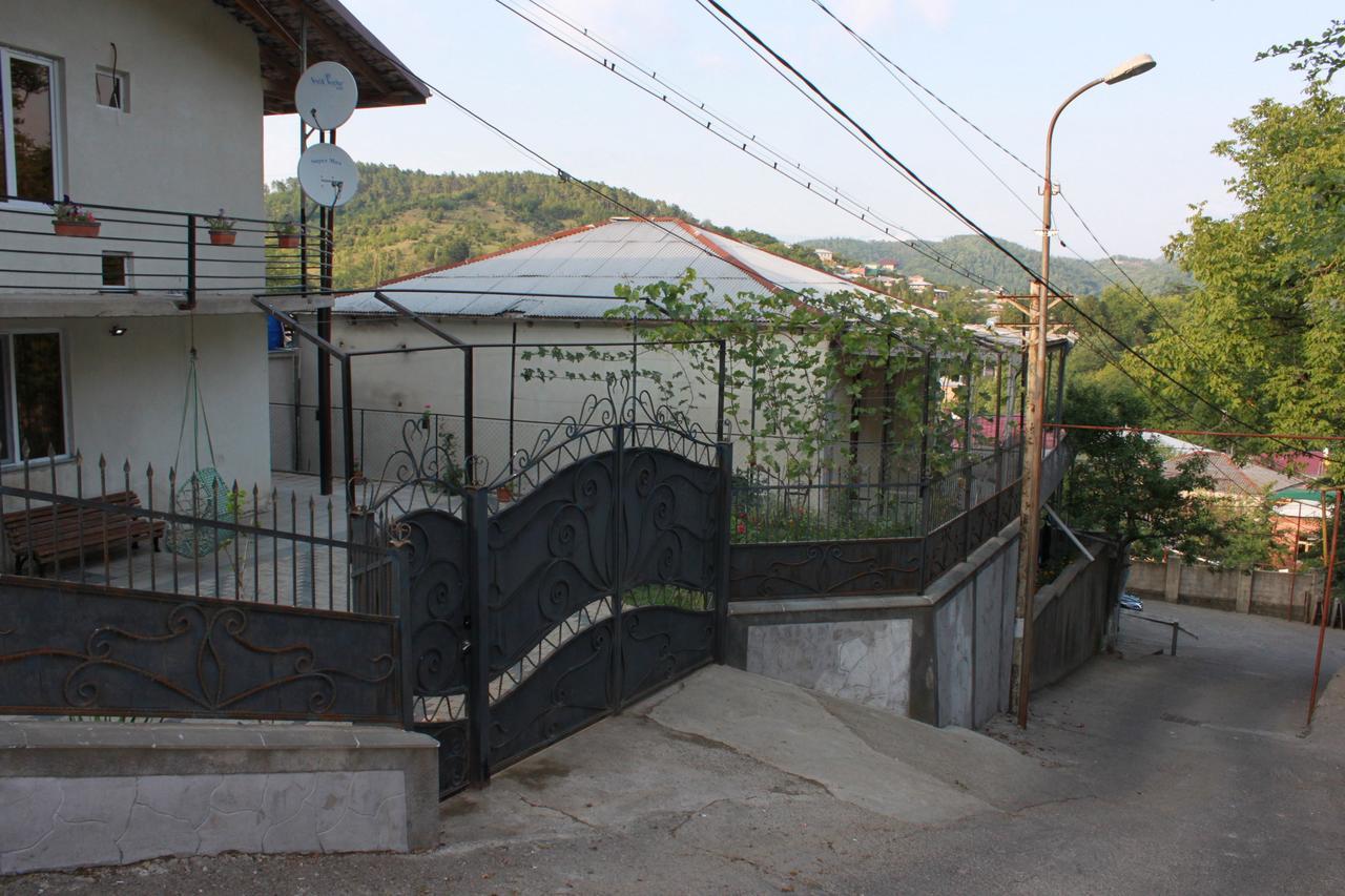 Makos Guest House Kutaisi Exterior photo