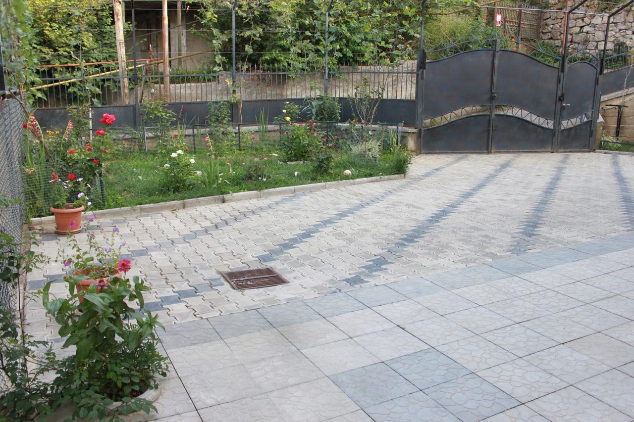 Makos Guest House Kutaisi Exterior photo